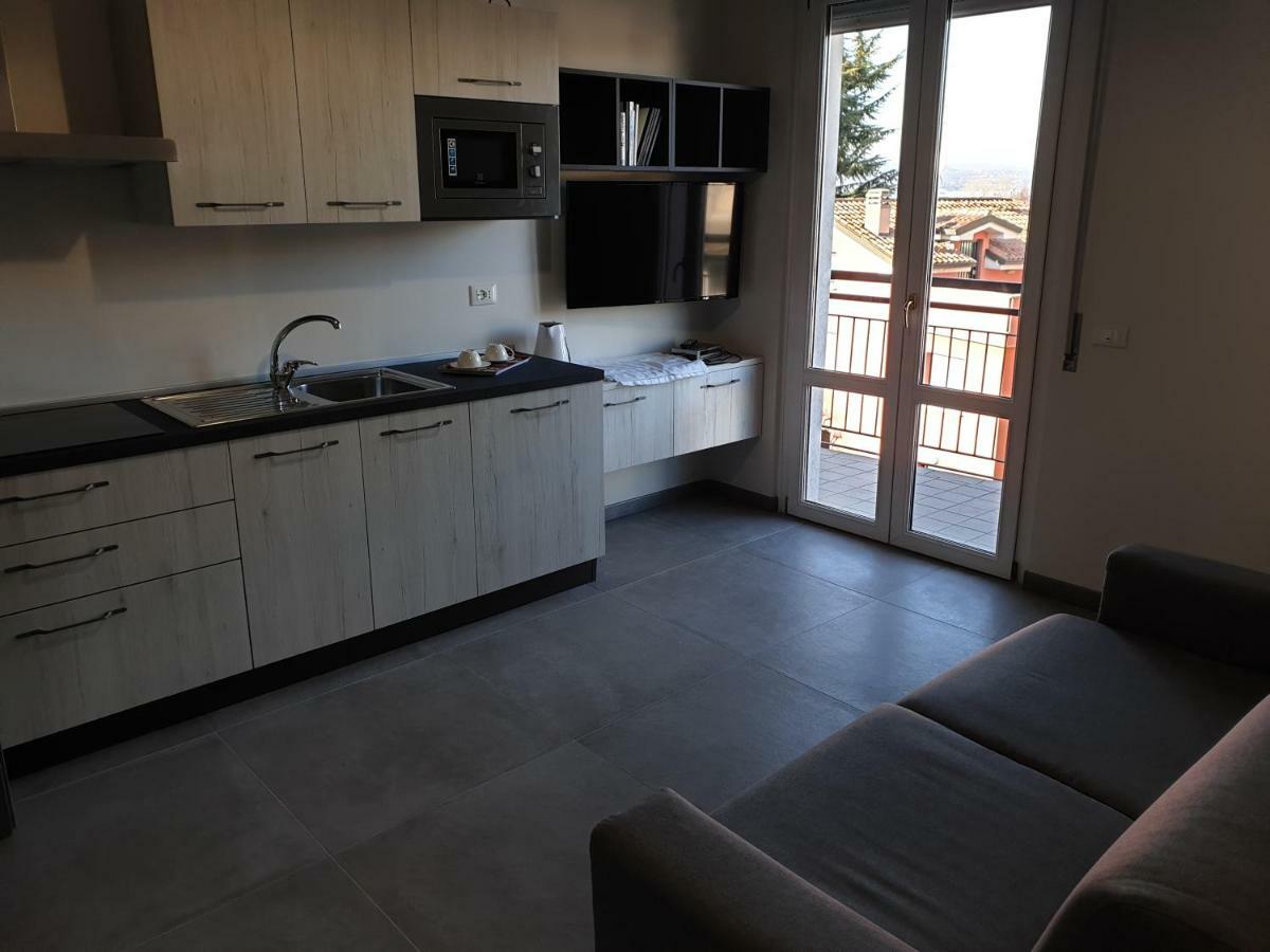 Sun Lake Apartments Desenzano del Garda Eksteriør billede