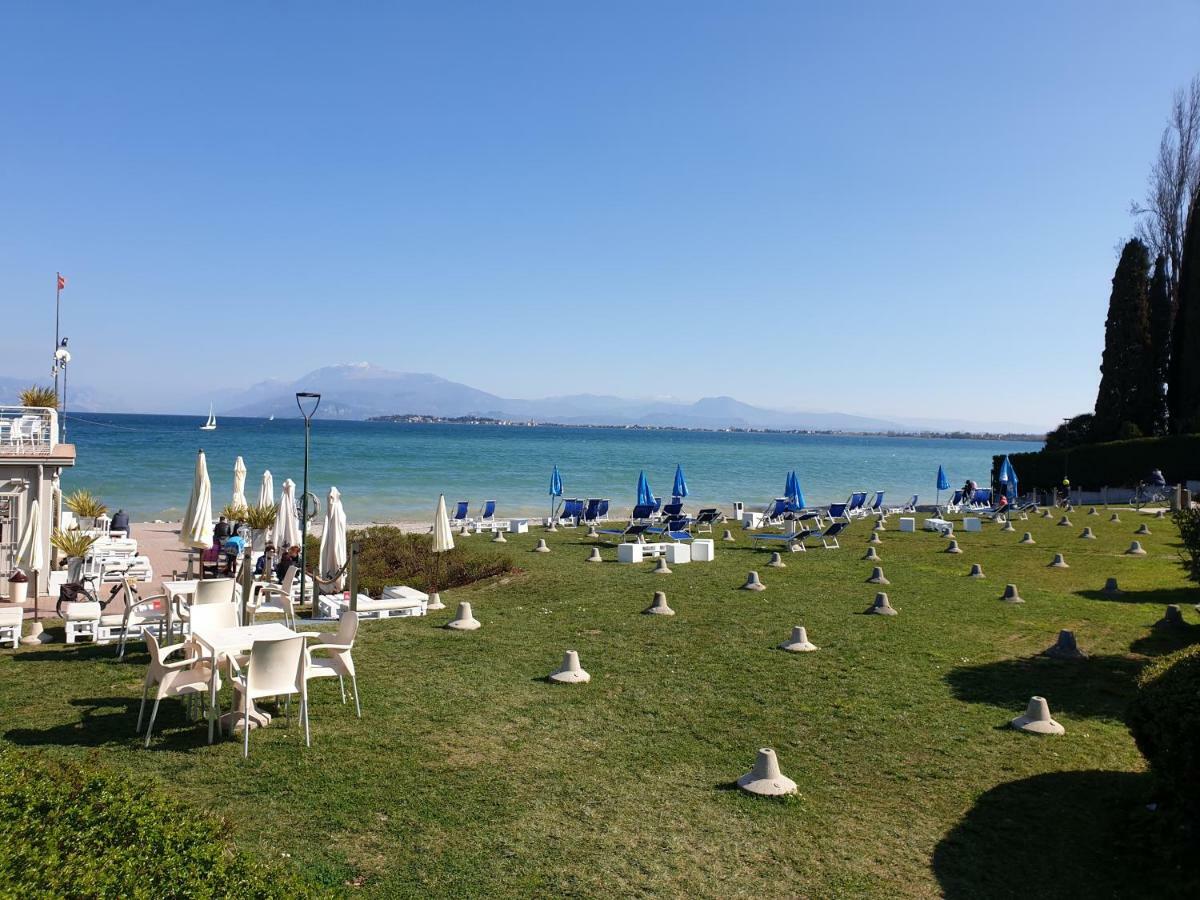 Sun Lake Apartments Desenzano del Garda Eksteriør billede